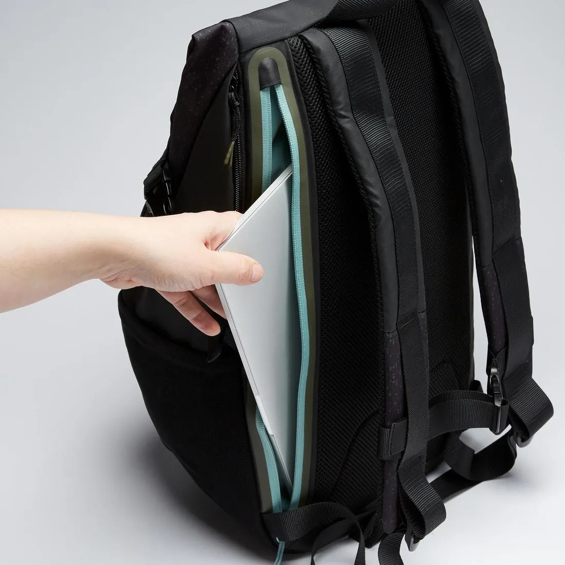 25L Backpack Urban - Black / Reflective