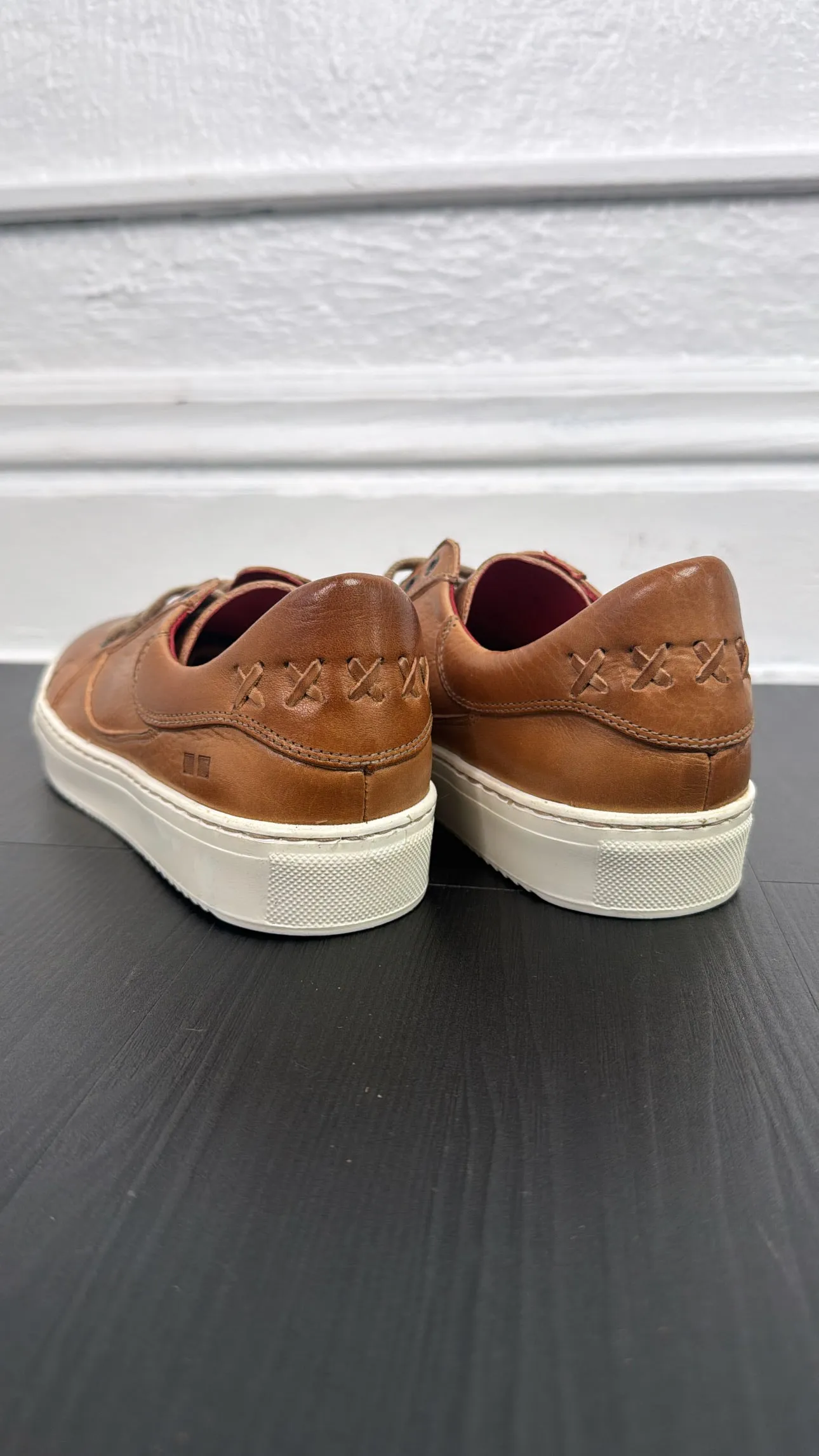 Bedstu Azeli, Tan Rustic