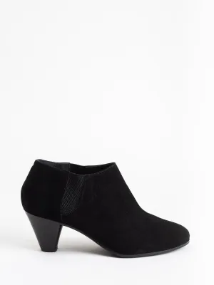 cassandra boot - black