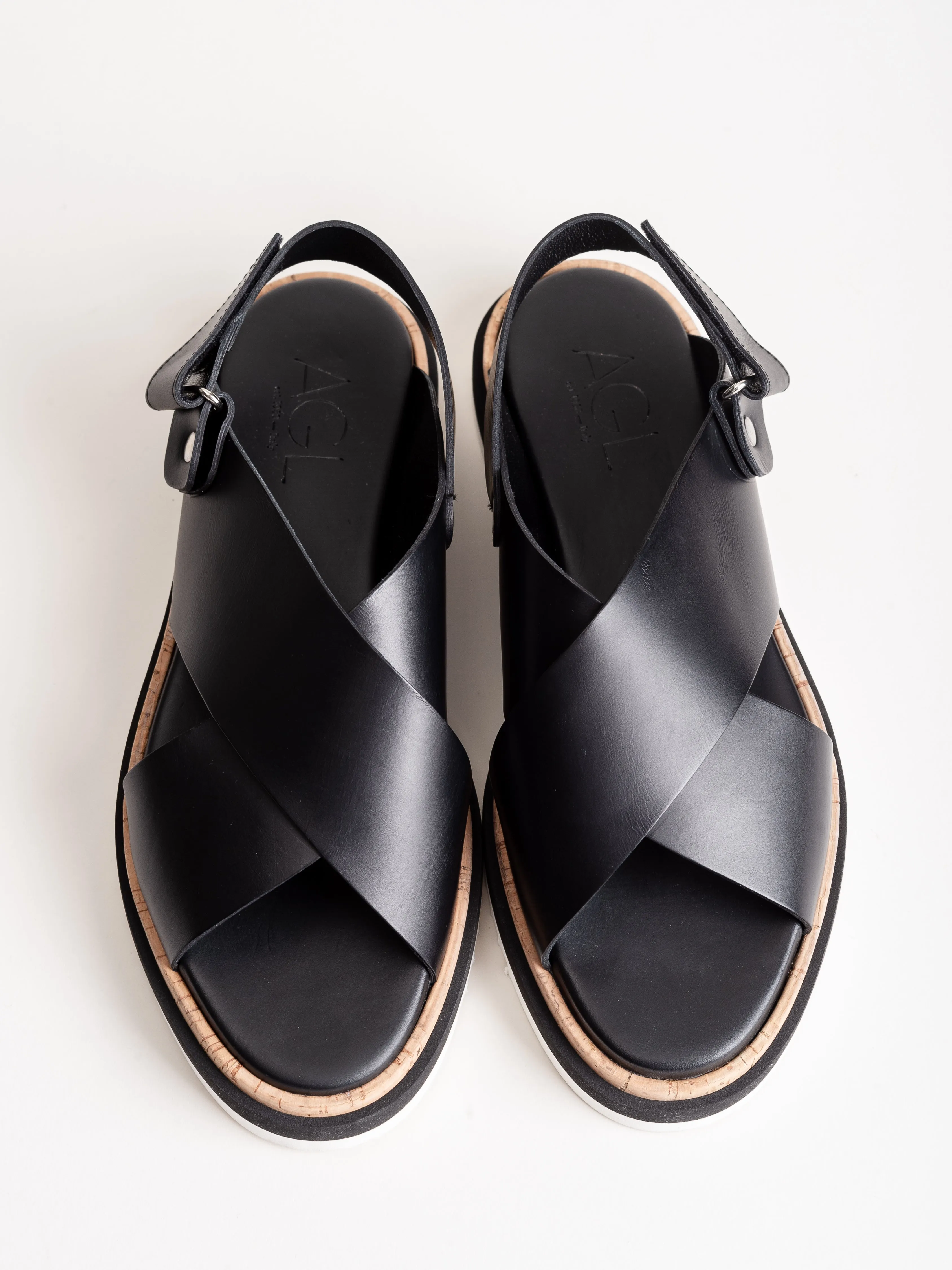 criss-cross sandal - black