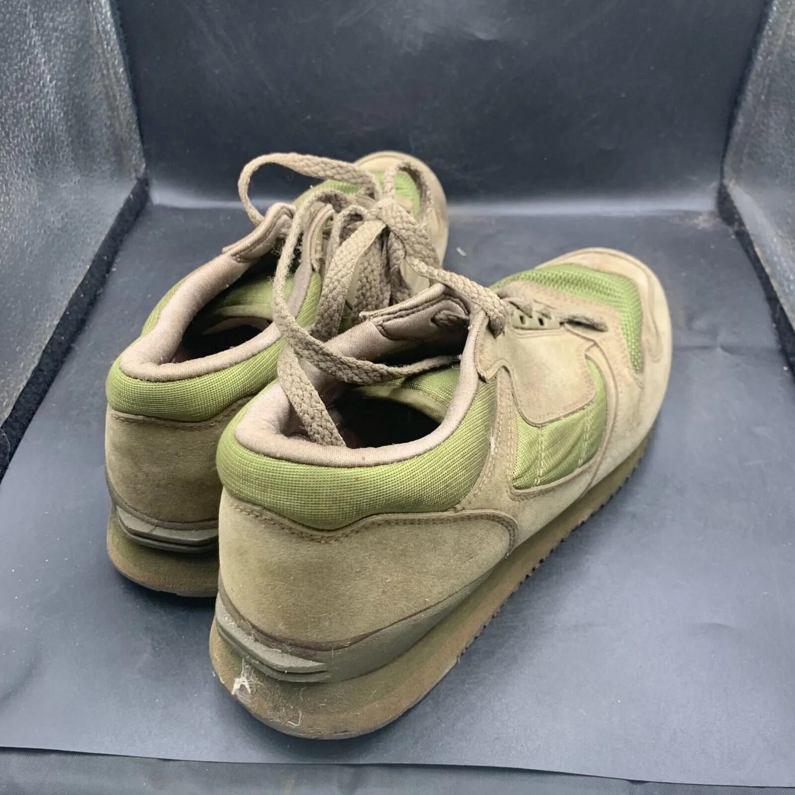 Genuine British Army Green PT Running Shoes Gym Trainers - Size UK 7 - EU 41