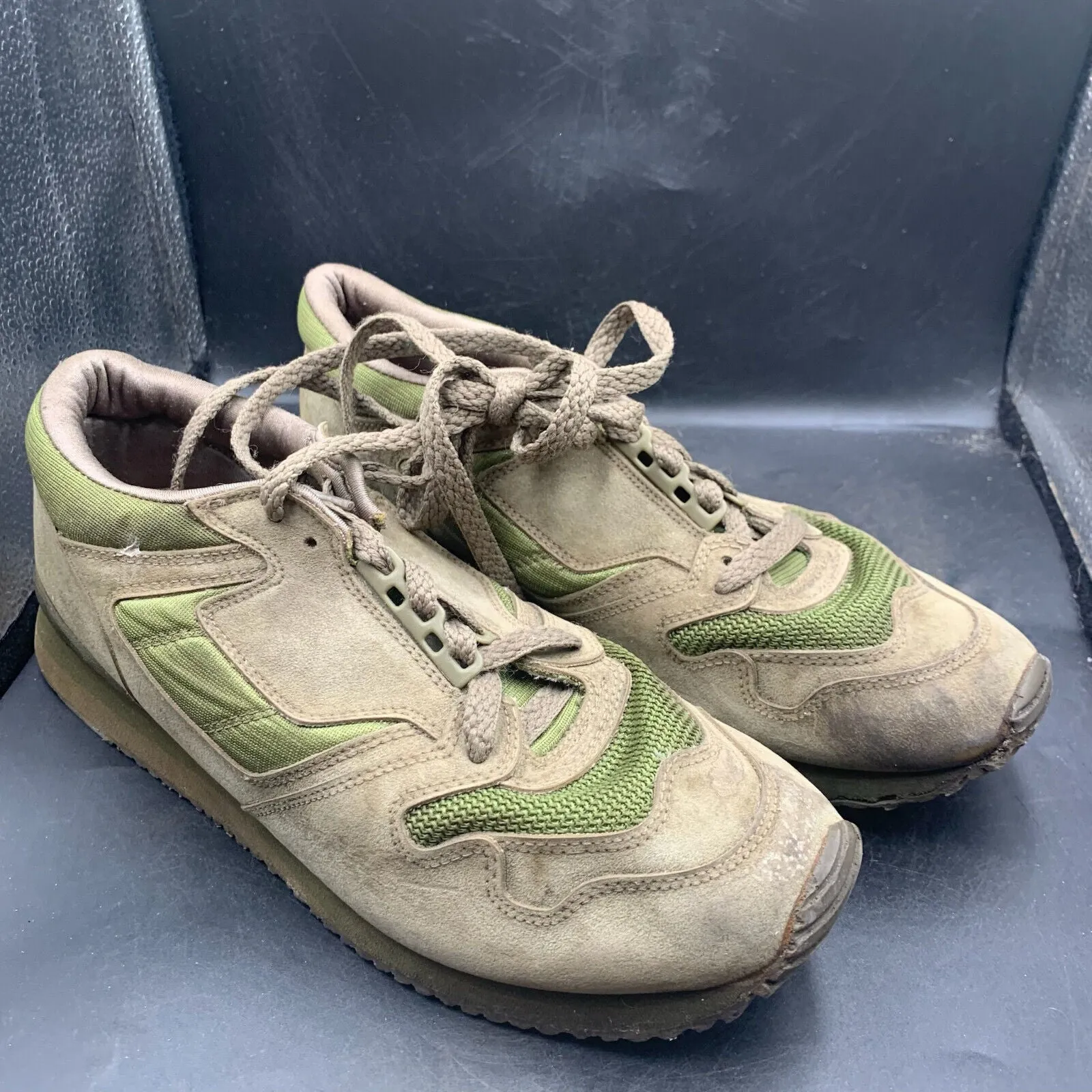 Genuine British Army Green PT Running Shoes Gym Trainers - Size UK 7 - EU 41