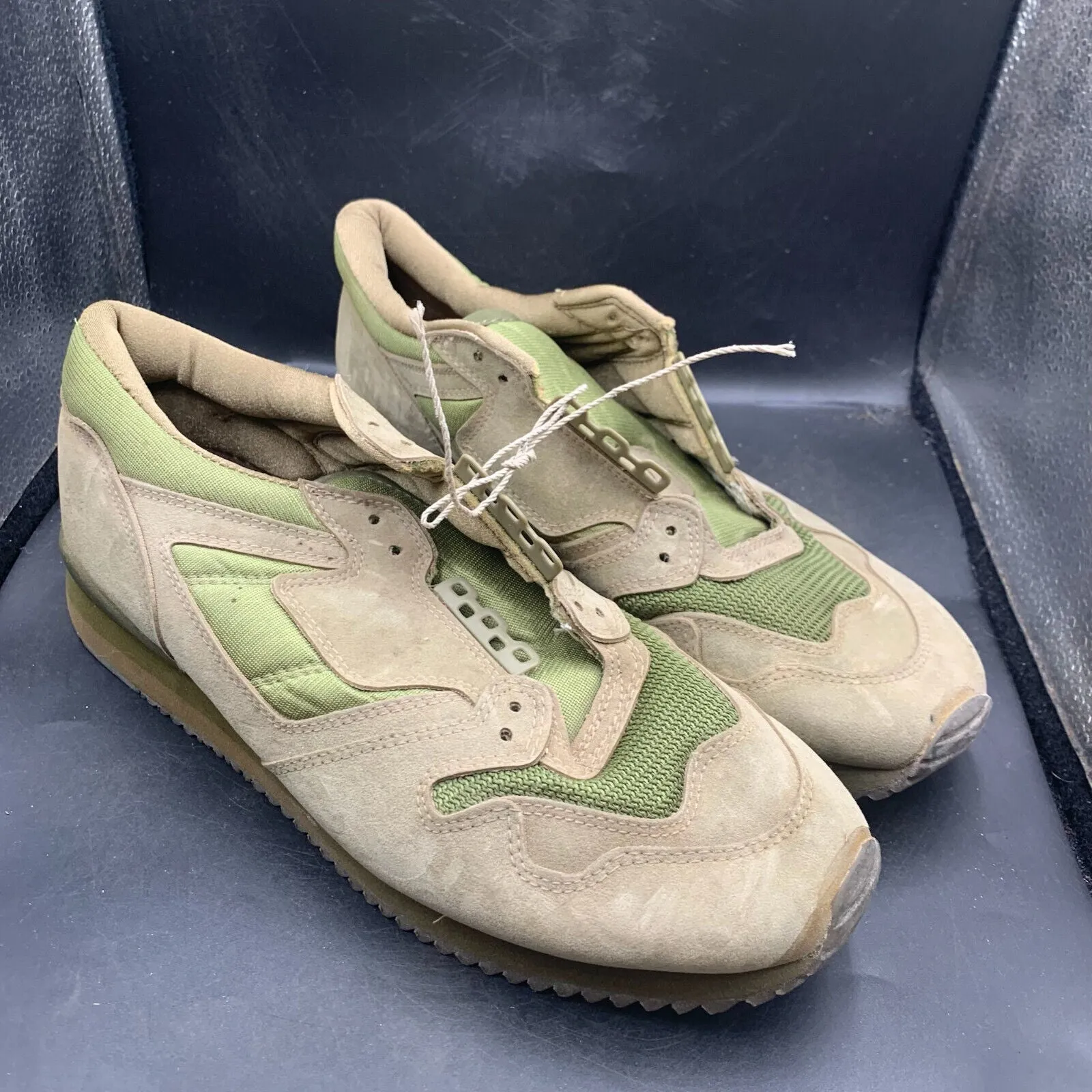 Genuine British Army Green PT Running Shoes Gym Trainers - Size UK 8 - EU 42