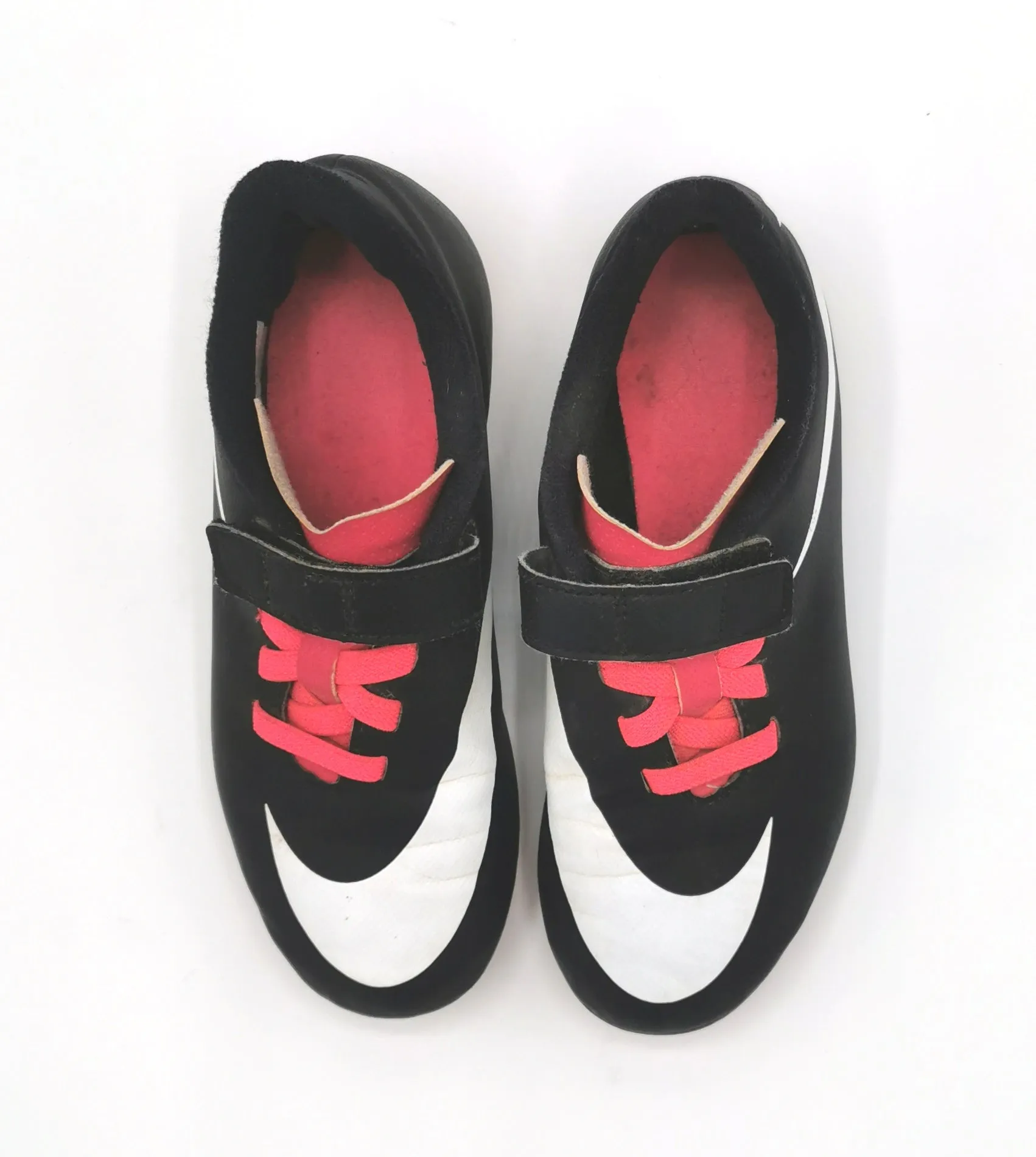 GIRL SIZE 13C YOUTH - NIKE, Soccer Shoes VGUC B2
