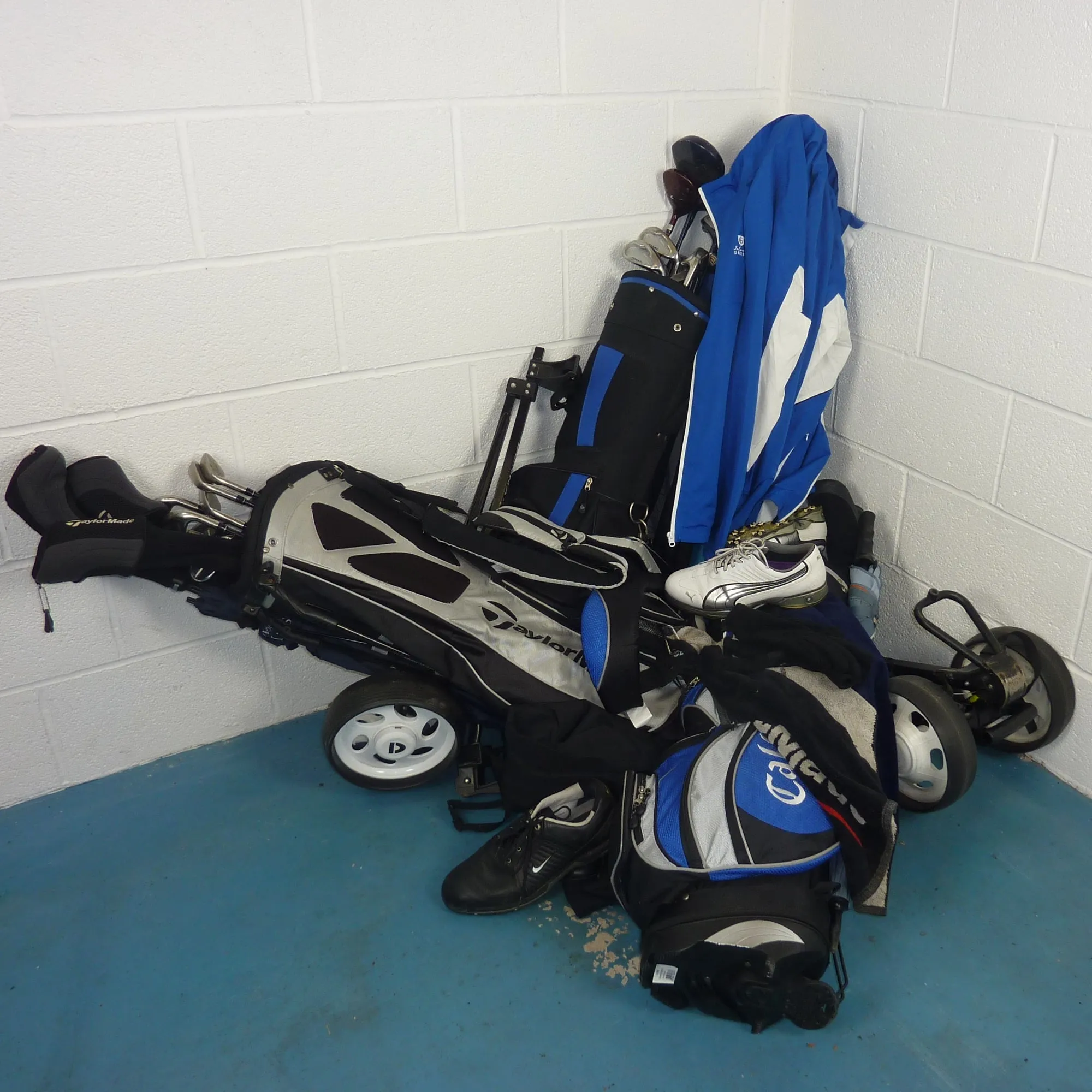 Golf Club Bag Storage Wall Hook & Organiser Rack