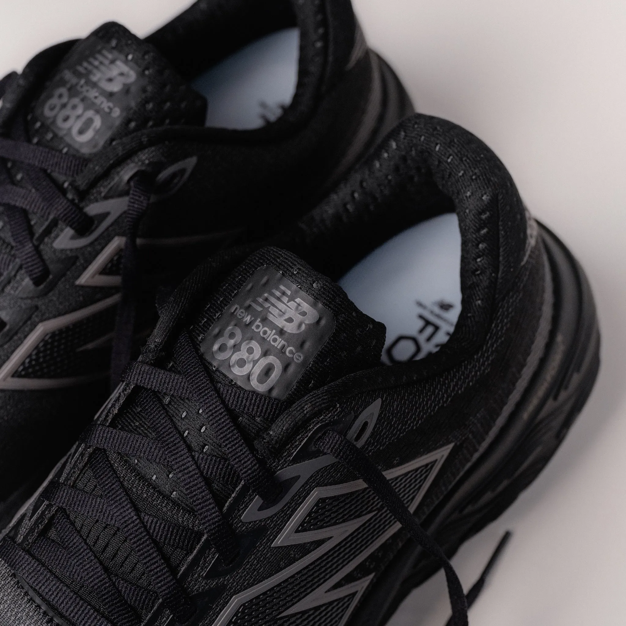 M-880V15 - ALL BLACK - MESH