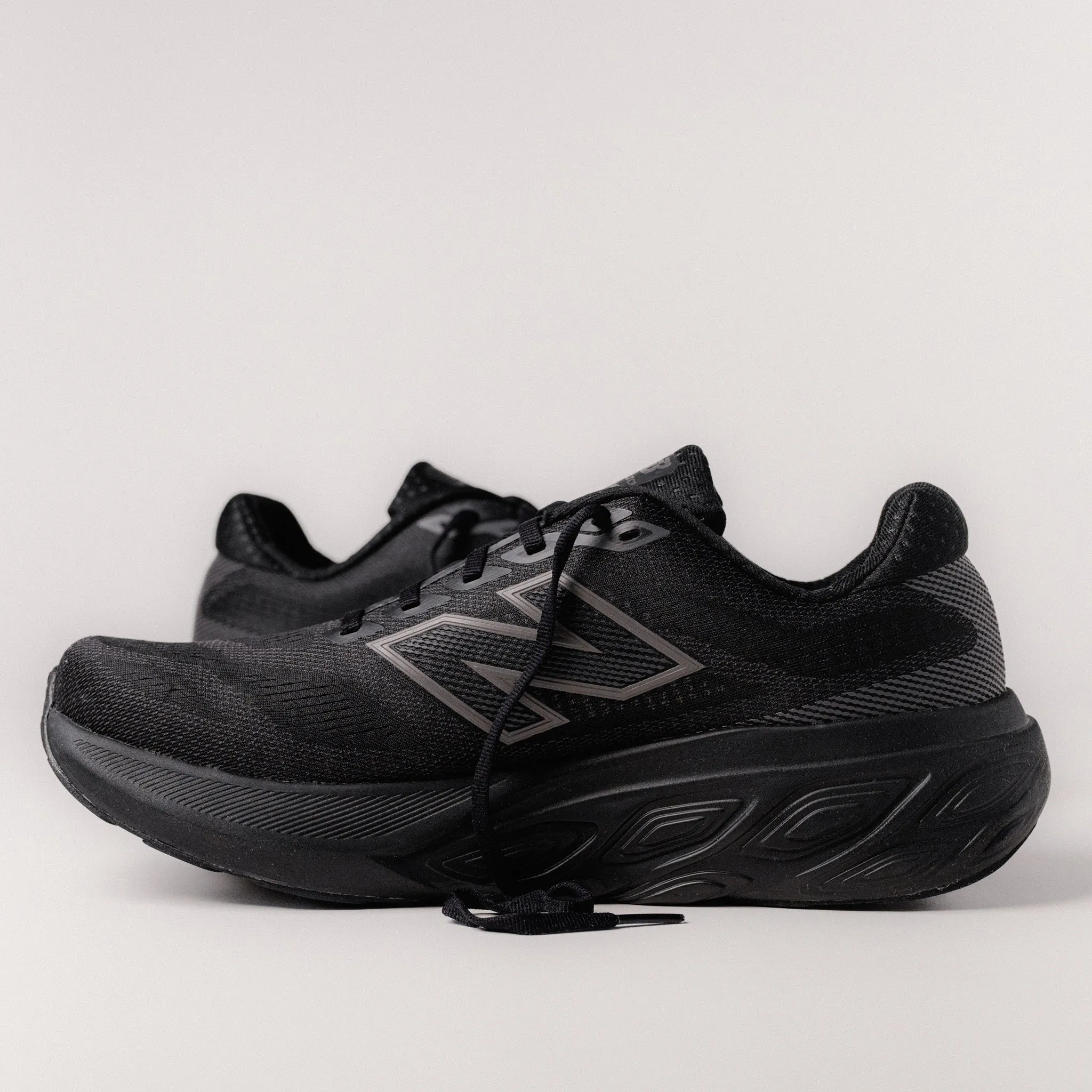 M-880V15 - ALL BLACK - MESH