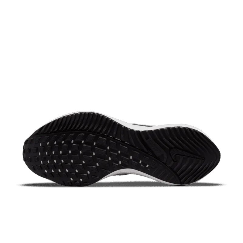 NIKE AIR ZOOM VOMERO 16