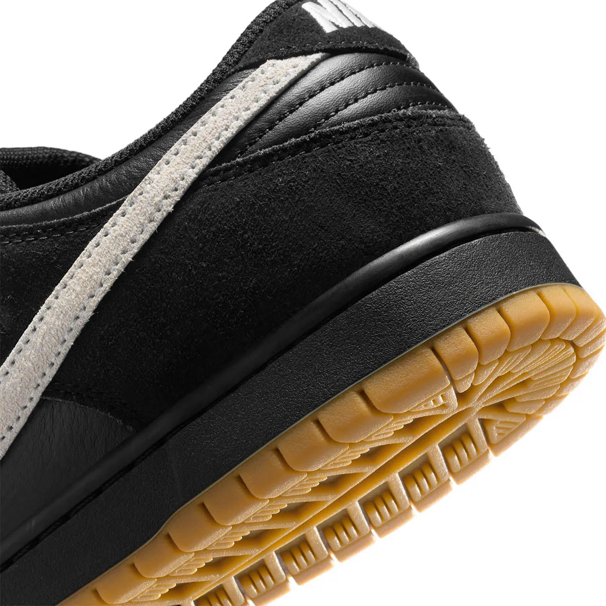 Nike SB - Dunk Low Pro Shoes Black/White/Gum