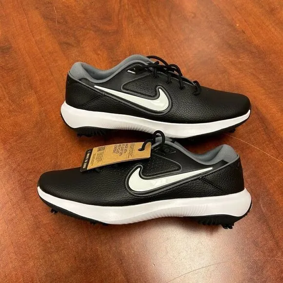 Nike Victory pro 3 Golf shoes size 12.5 available
