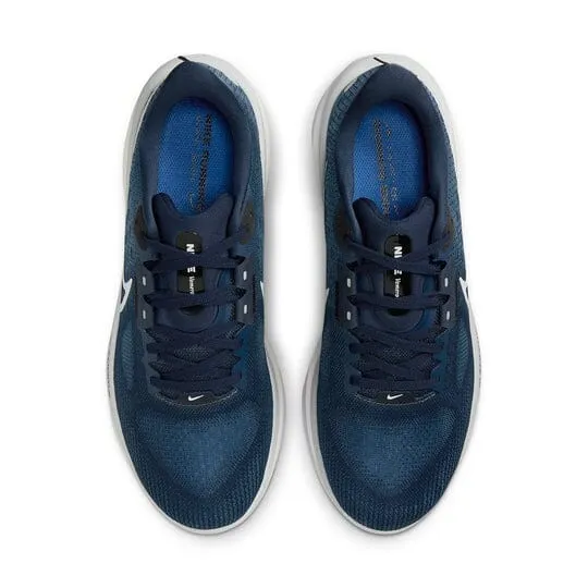 NIKE VOMERO 17