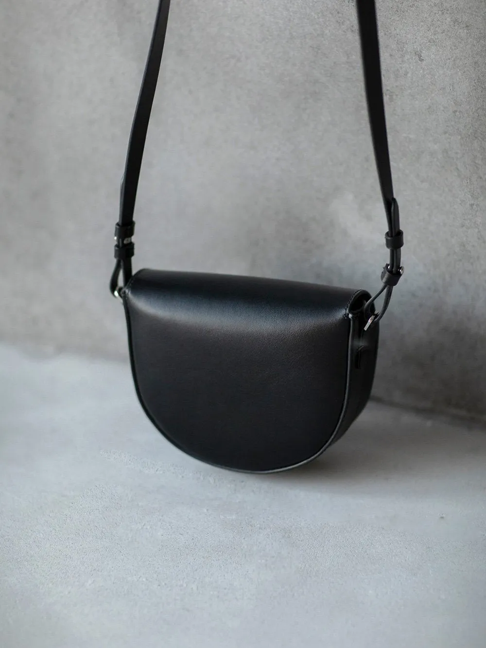 Perona   I   Bag - Cross Body Amber In Black