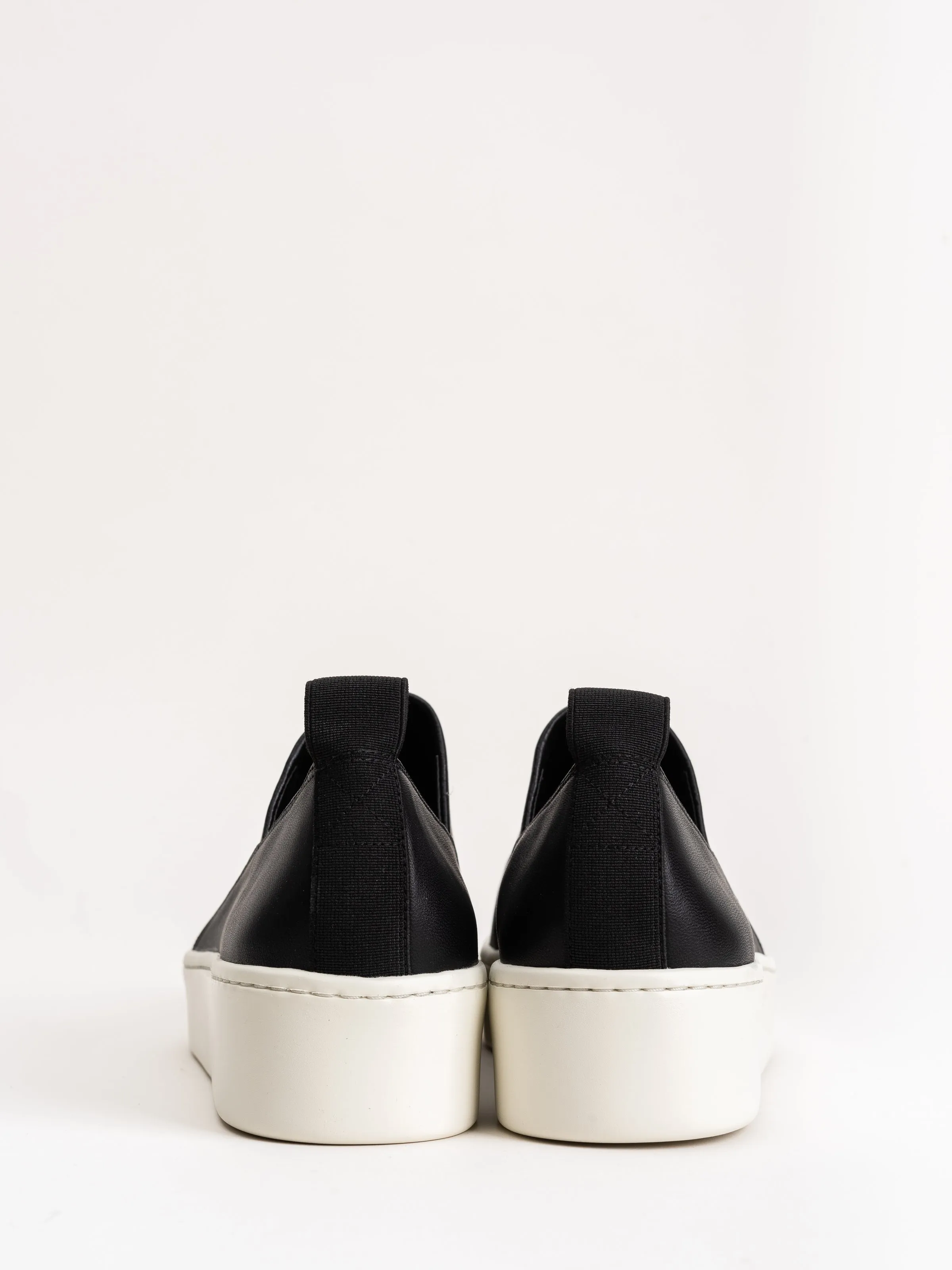 saxon sneaker - black