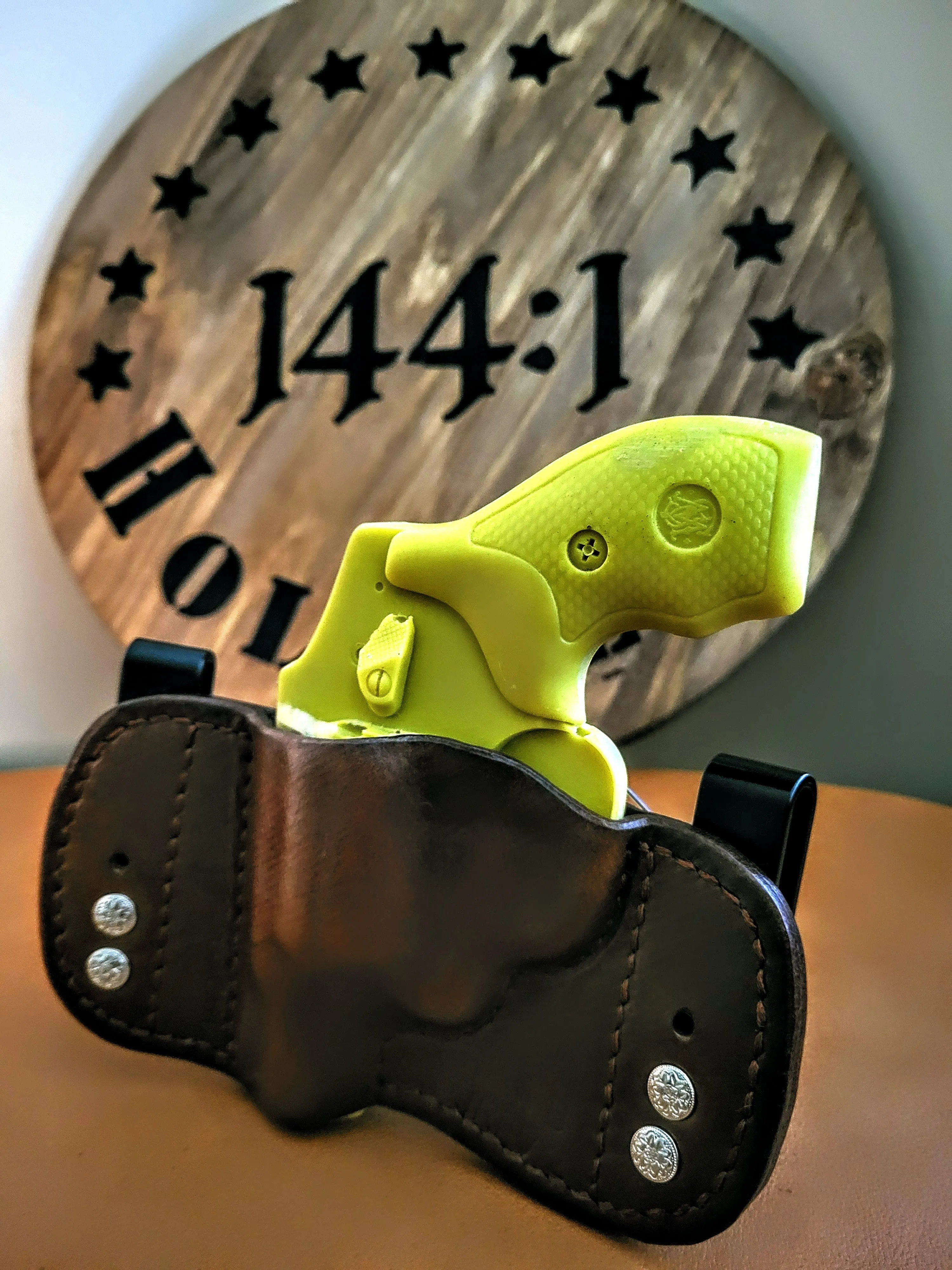 Smith and Wesson 642/J-Frame Revolver IWB LE Italian Leather Holster
