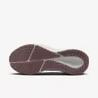 W NIKE VOMERO 17