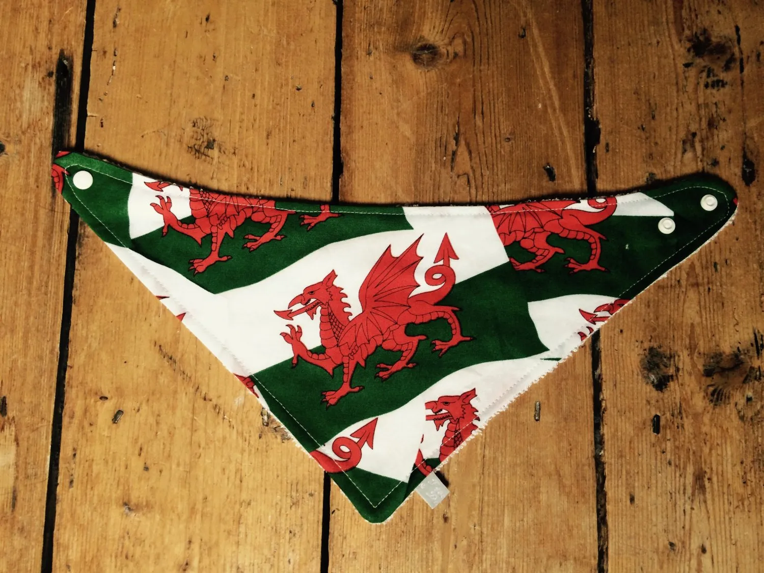 Wales dragon Print Dribble Bib, Eisteddfod, six nations rugby